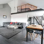 La Clique Hotel