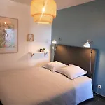 La Clique Hotel