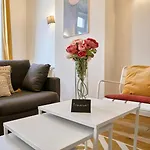 Charming Flats On The Grand Boulevard
