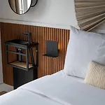 Renovated 3-Bedroom Flat On The Grand Place