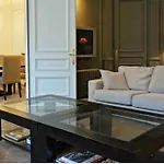 4P Elegant Flat, Vieux Lille, Carpark