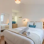 Appartement Deux Chambres Sur La Place Sebastopol
