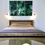 Little Plaza Appart\'Hotel