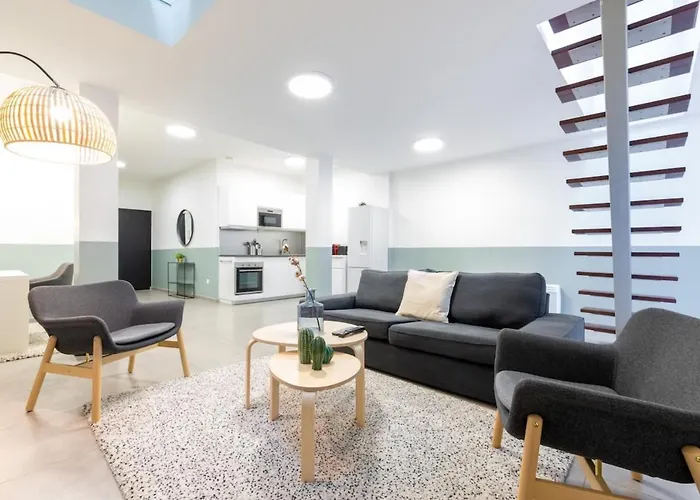 Lille Center - 4 Bedroom Duplex Apartment!
