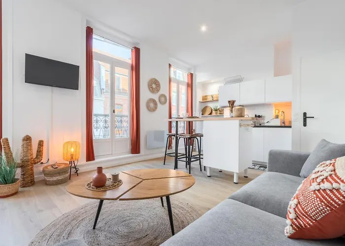 Lille Centre Comfortable, Equipped Apartment!