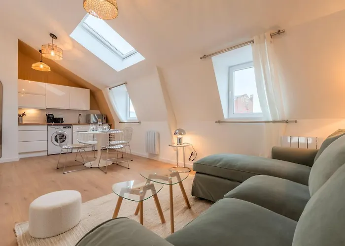 Appartement Deux Chambres Sur La Place Sebastopol