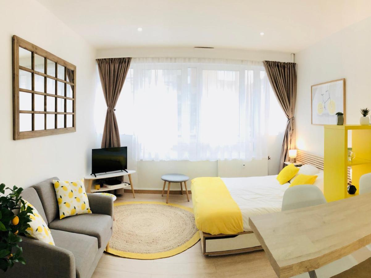 Yellow Lemon Tree - Centre - Parking Apartment