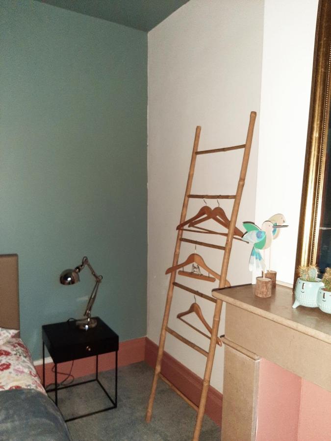 La 30 Bed & Breakfast *