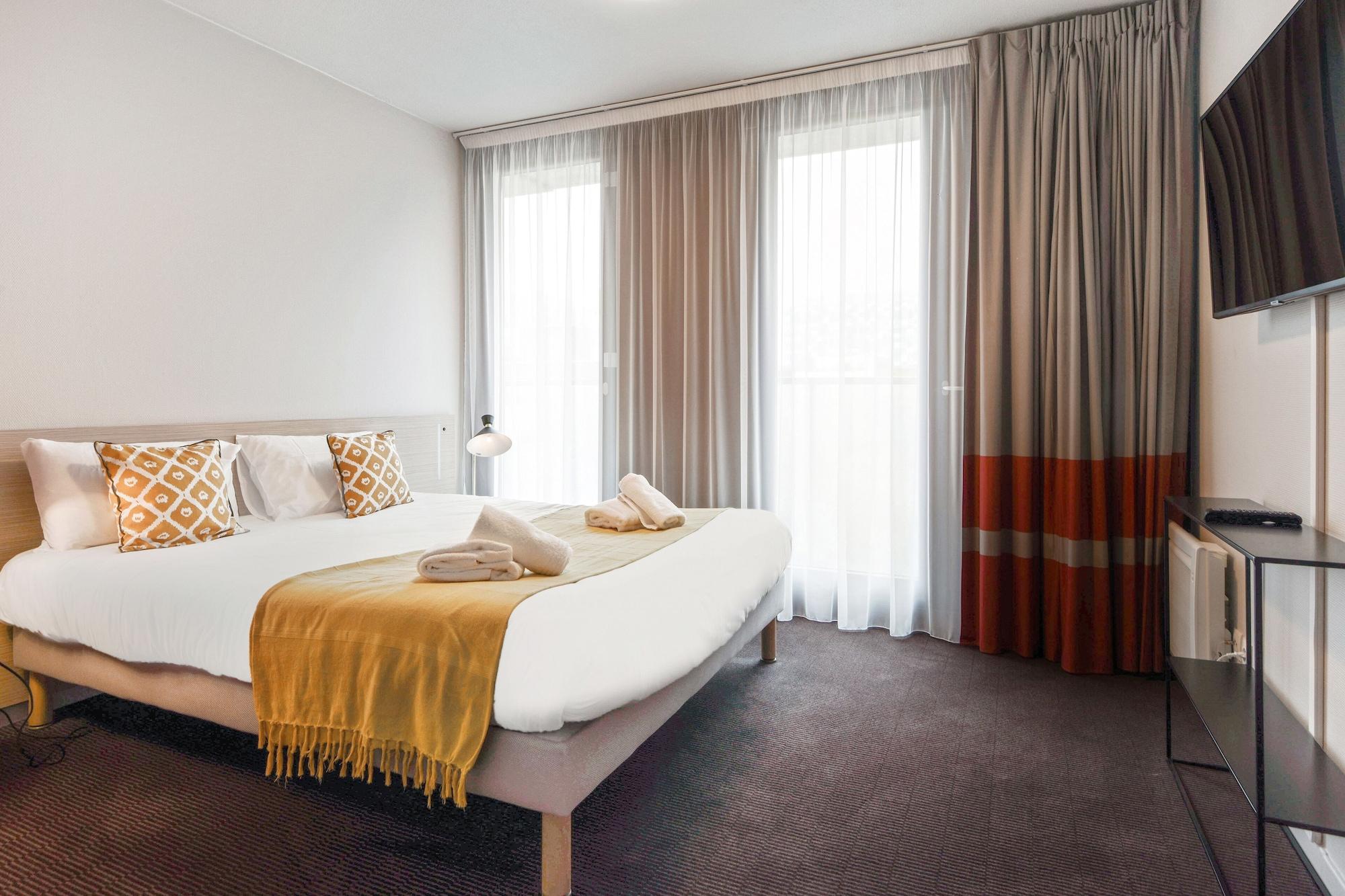 Aparthotel Appart'city Confort Grand Palais 3*