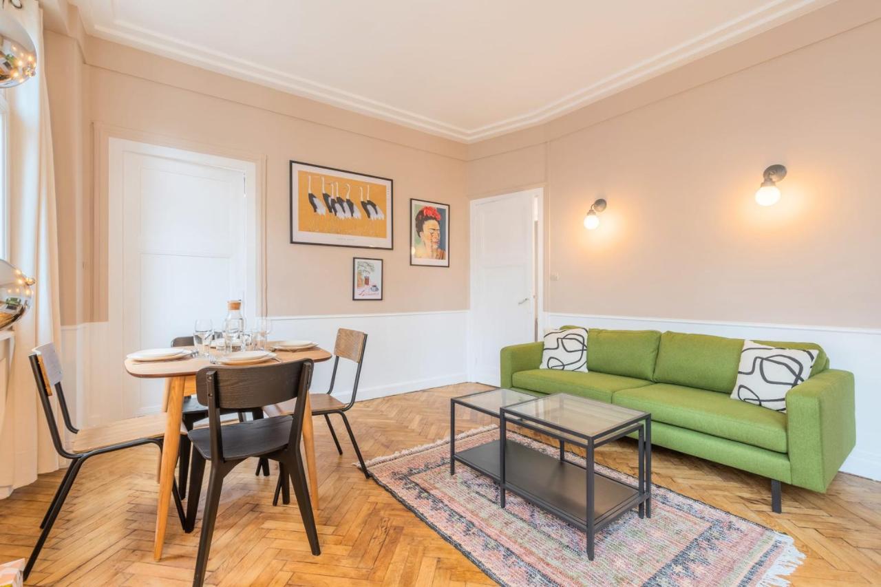 Appartement 2 Bedroom 2 Min From The Train Stations! *