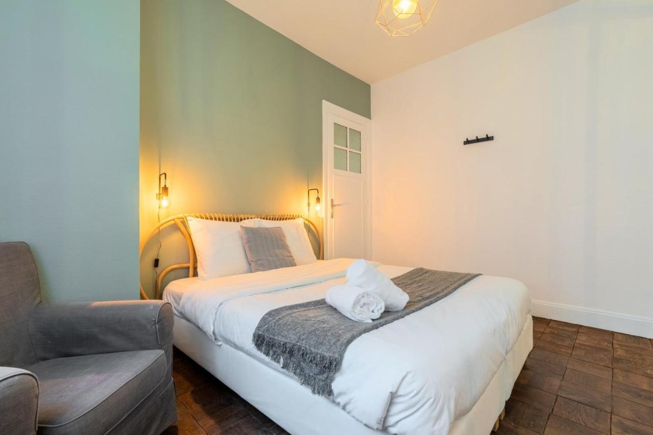 Apartment Beautiful With Balcony 4 Bedrooms! *