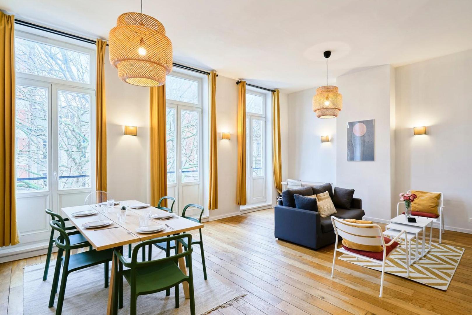 Charming Flats On The Grand Boulevard *