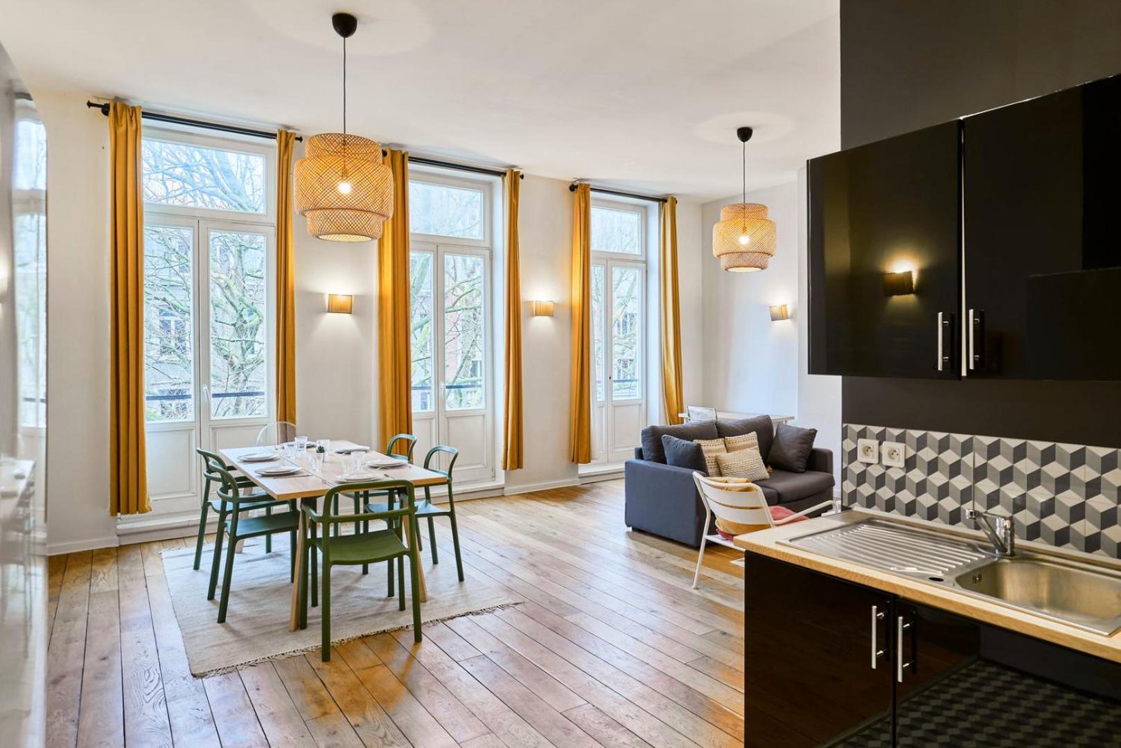 Charming Flats On The Grand Boulevard