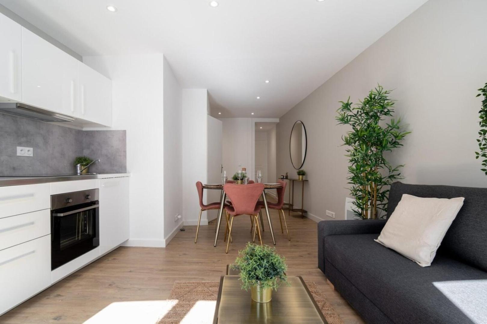 Hypercentre -apartment In Pedestrian Zone