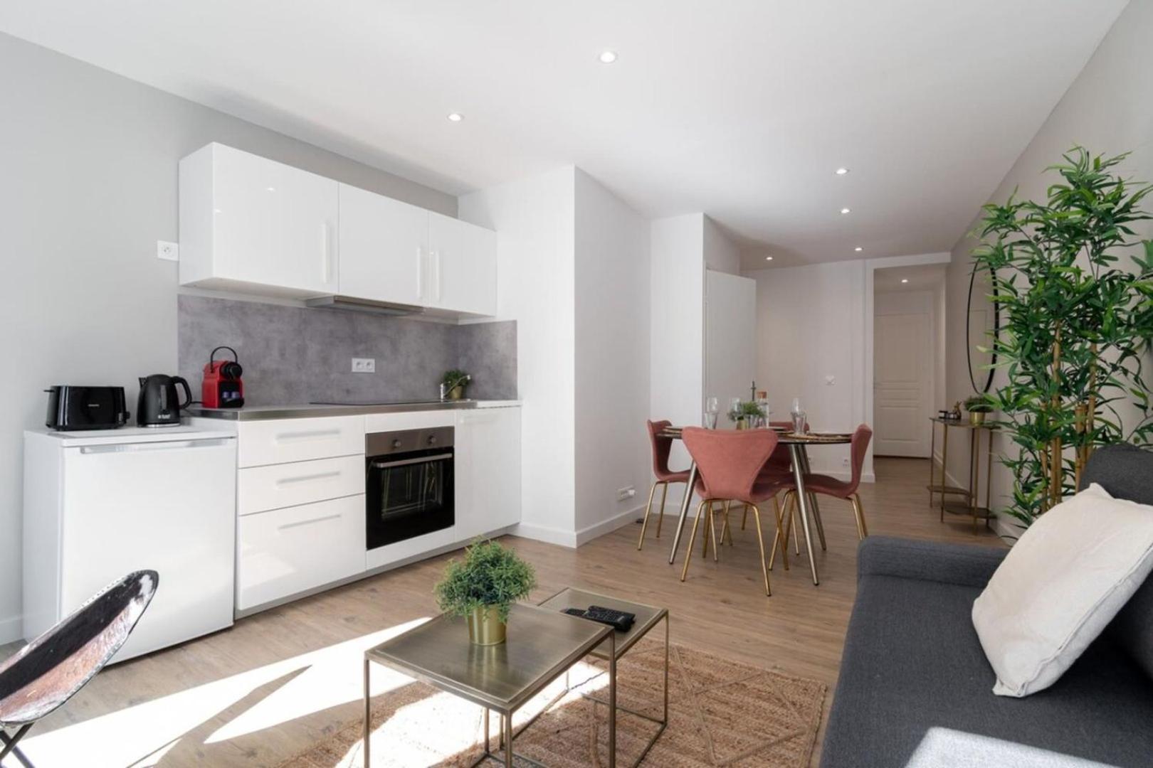 Hypercentre -apartment In Pedestrian Zone *