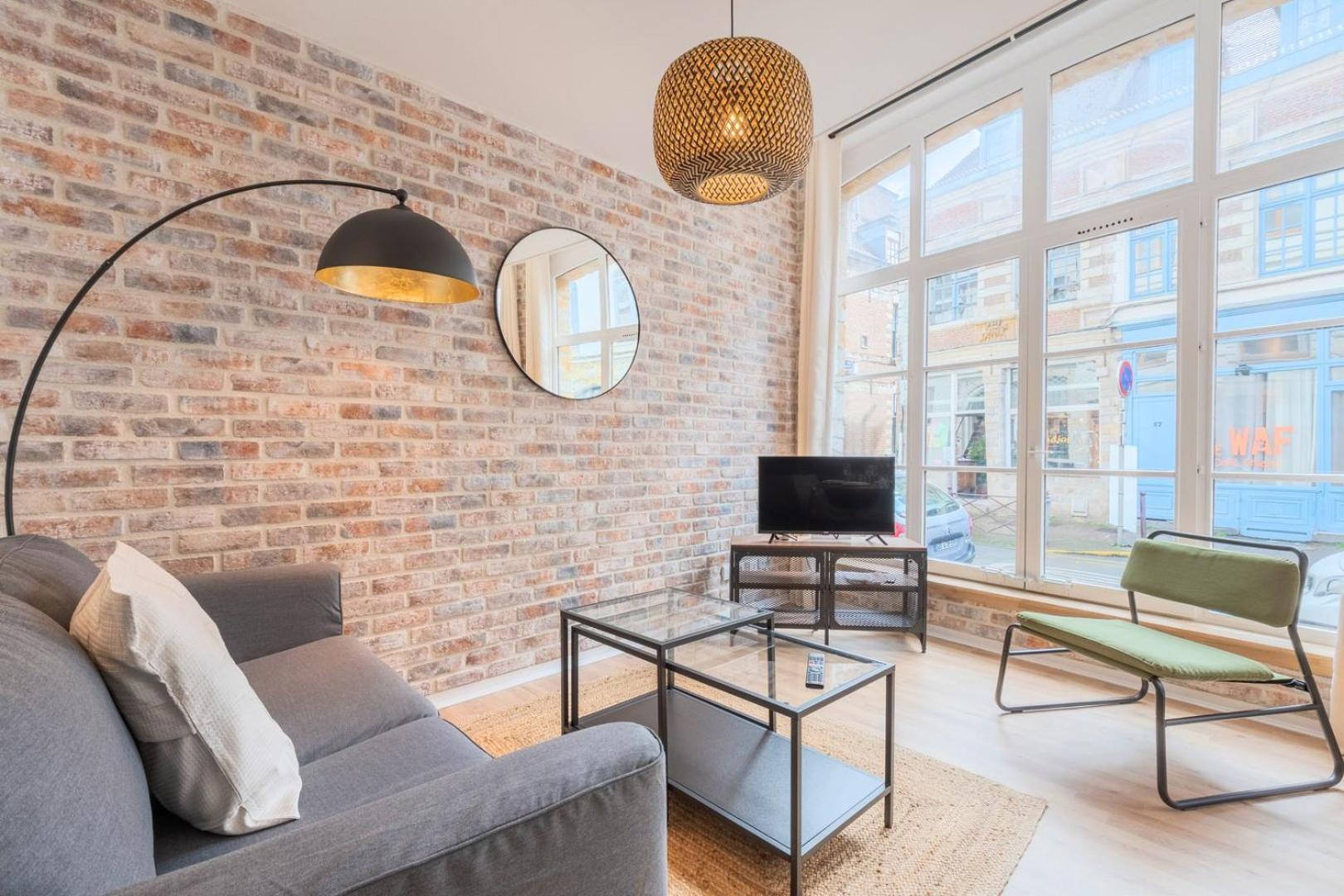Unique In The Old ! Apartment