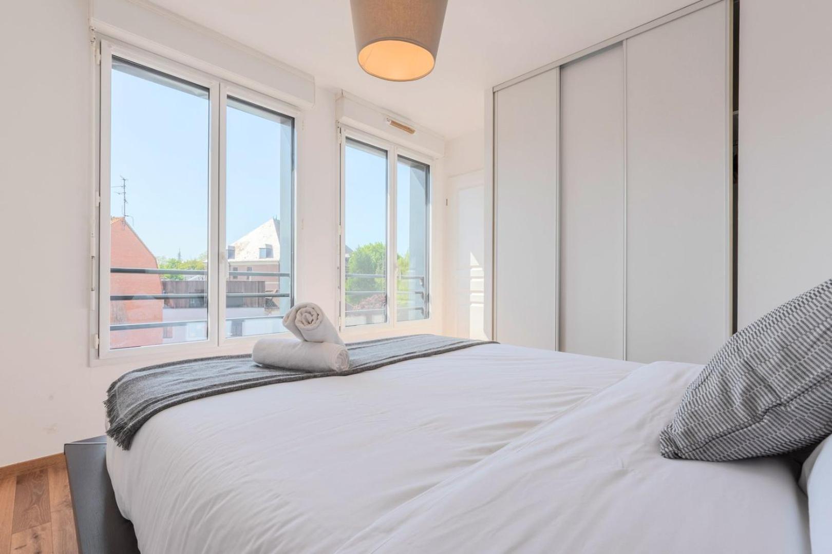 Quiet 1 Bedroom Parking Old