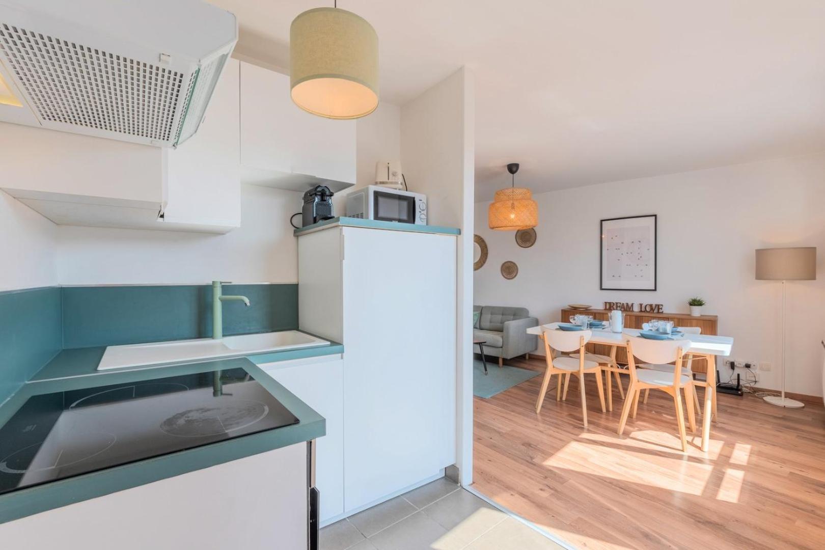 Apartment Quiet 1 Bedroom Parking Old