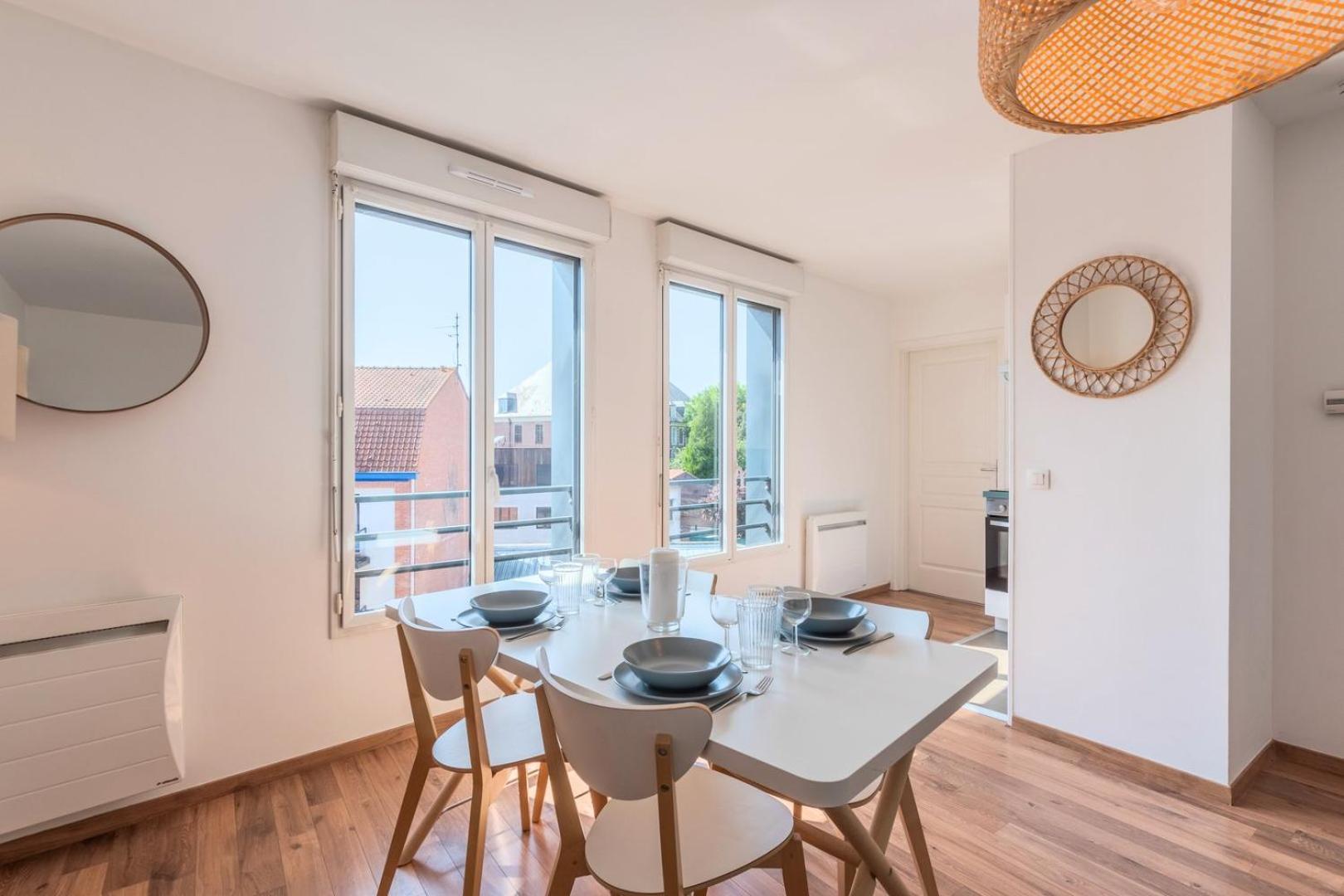 Quiet 1 Bedroom Parking Old Apartment