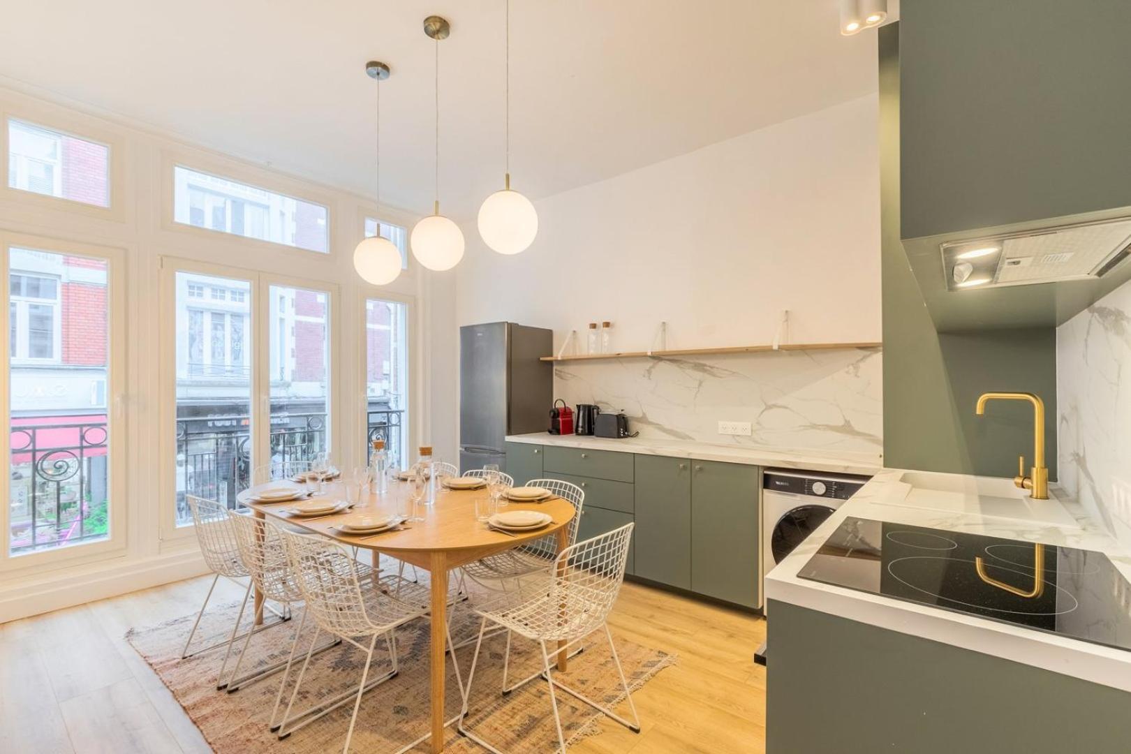 5-bedroom House In The Centre Of Lille. Gasthuis