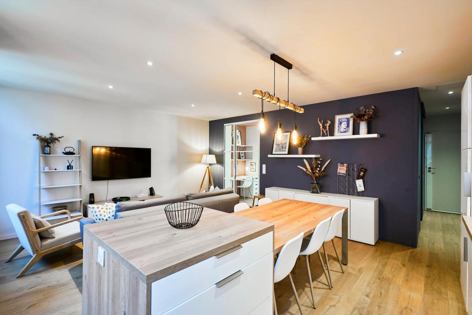 Apartment With Parking In The Heart Of Old *