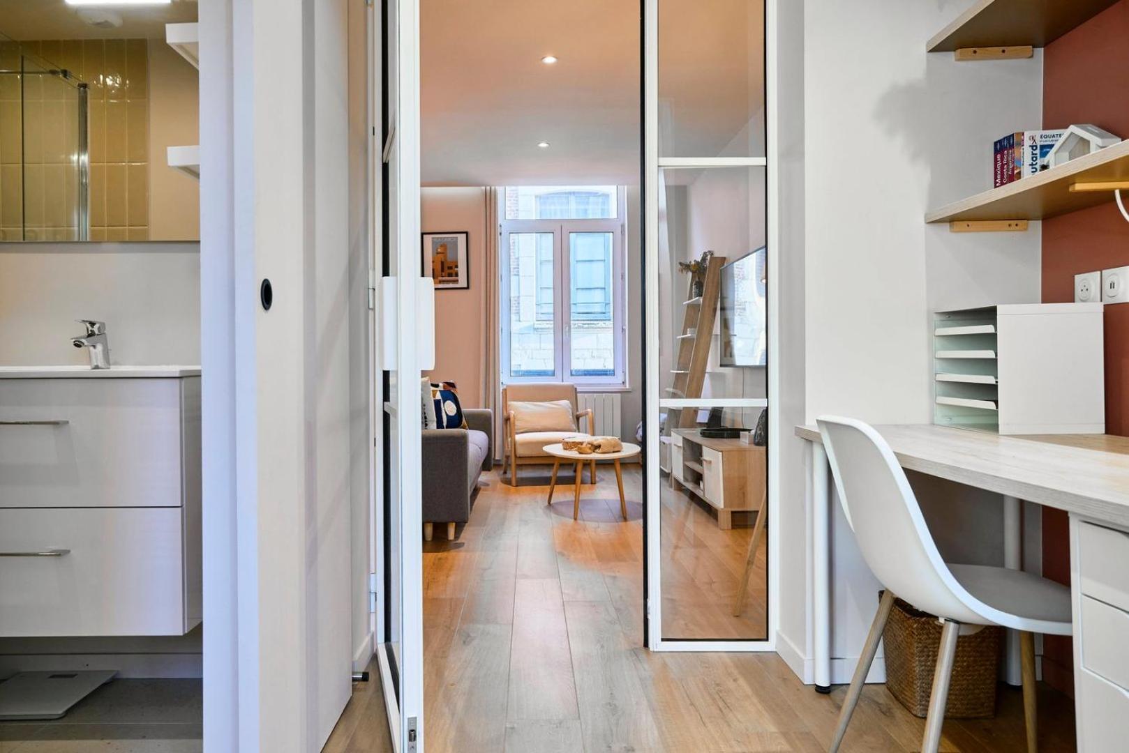 Apartment With Parking In The Heart Of Old