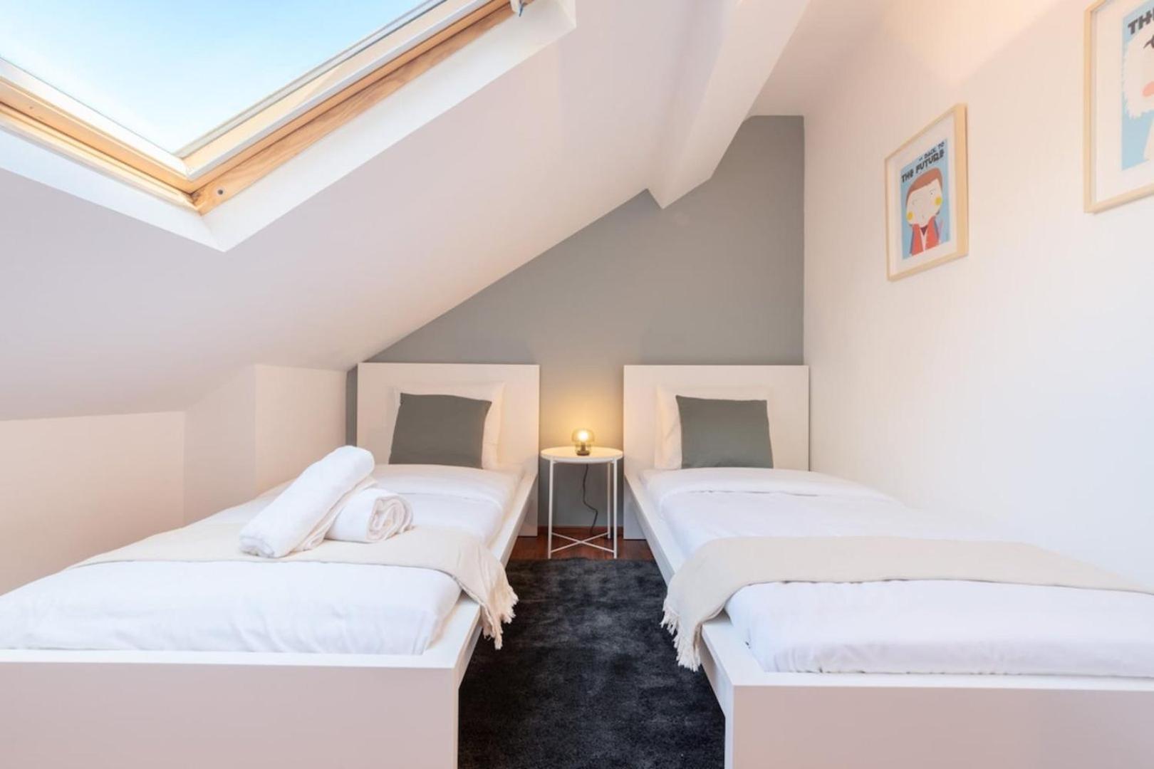 Center - 4 Bedroom Duplex Apartment! Lille