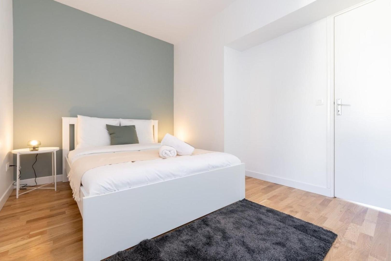 Center - 4 Bedroom Duplex Apartment! Lille
