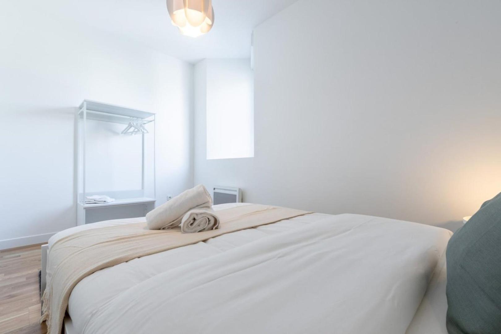 Apartment Center - 4 Bedroom Duplex Apartment! *