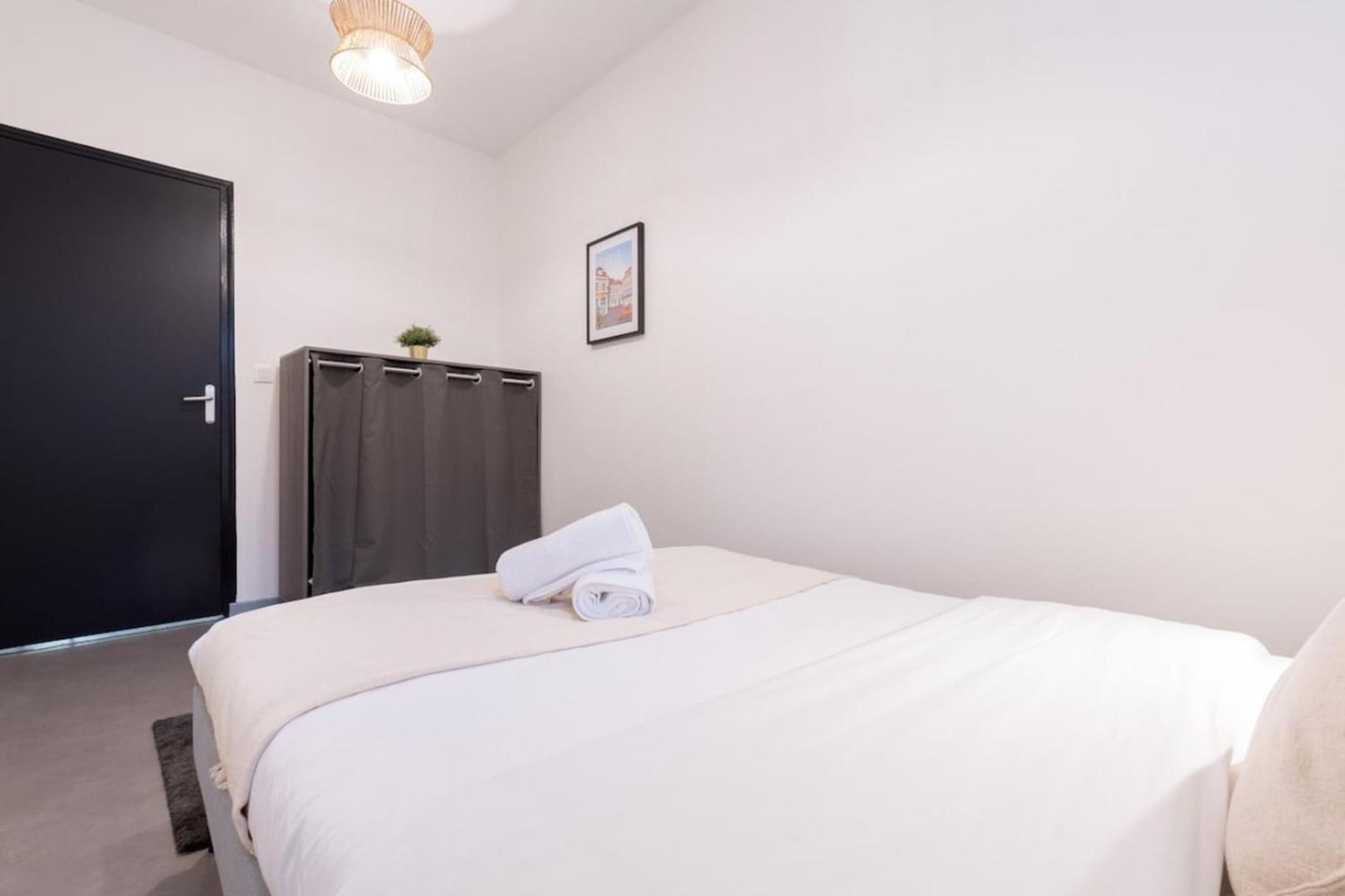 Center - 4 Bedroom Duplex Apartment! Apartment Lille