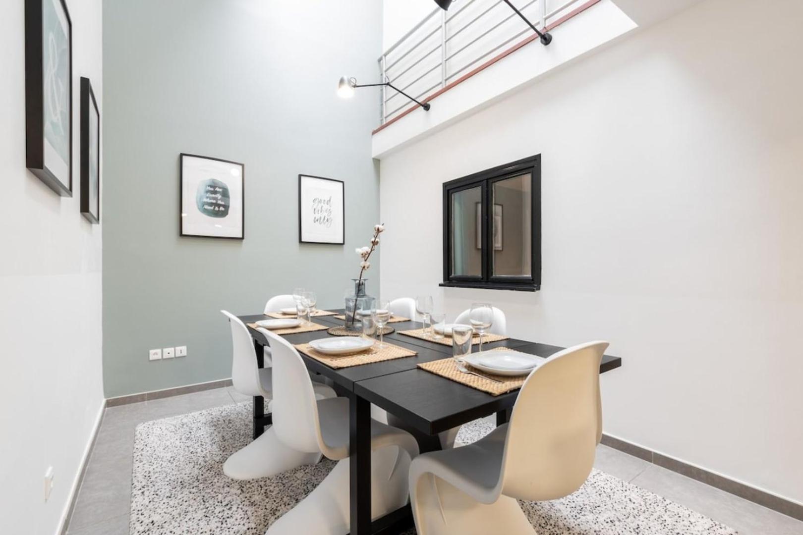 Center - 4 Bedroom Duplex Apartment! * Lille