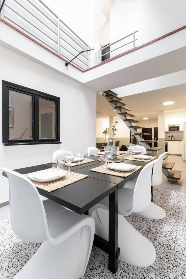 Apartment Center - 4 Bedroom Duplex Apartment!