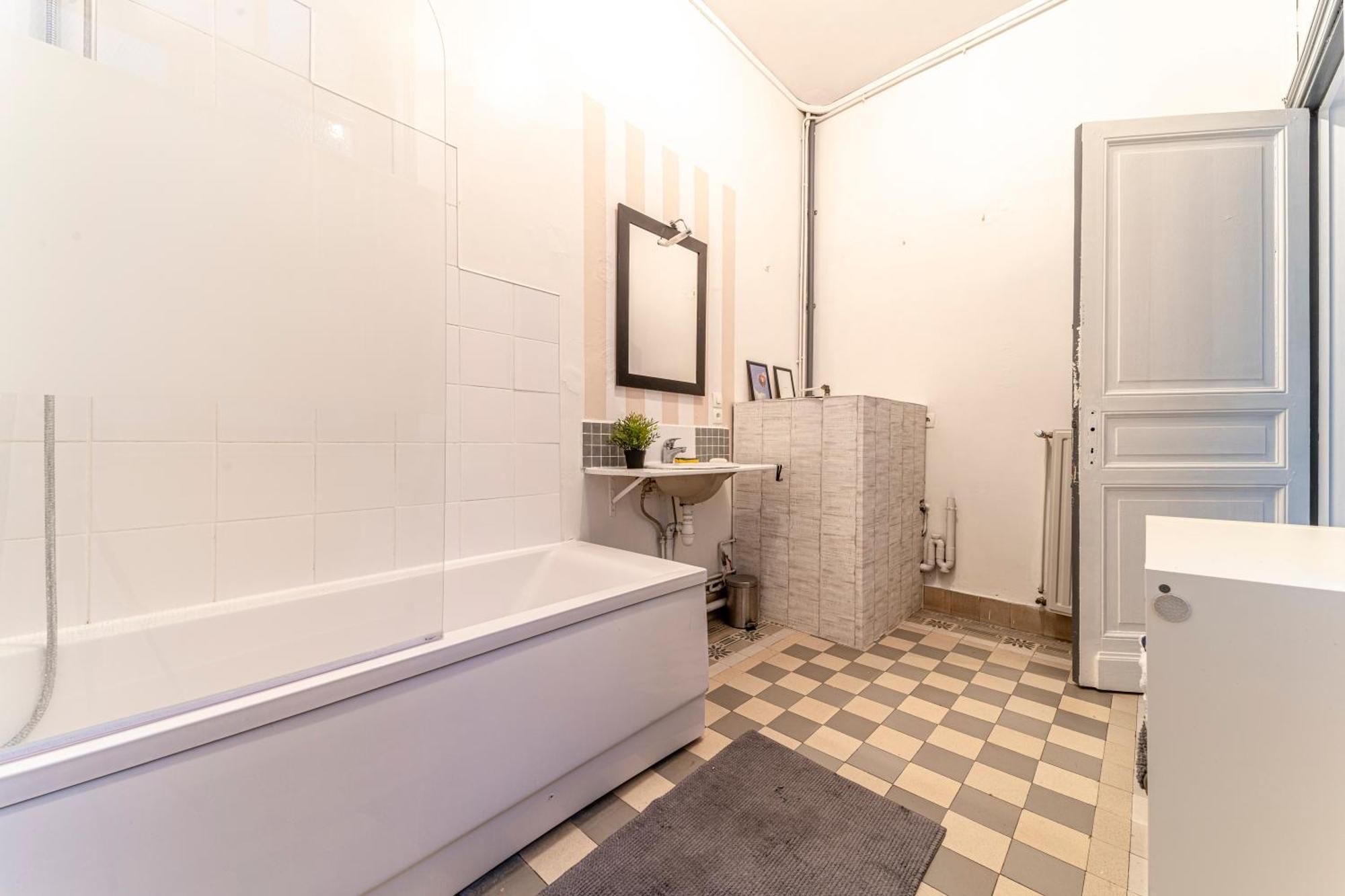 Haussmannien - - 100m2 * Lille