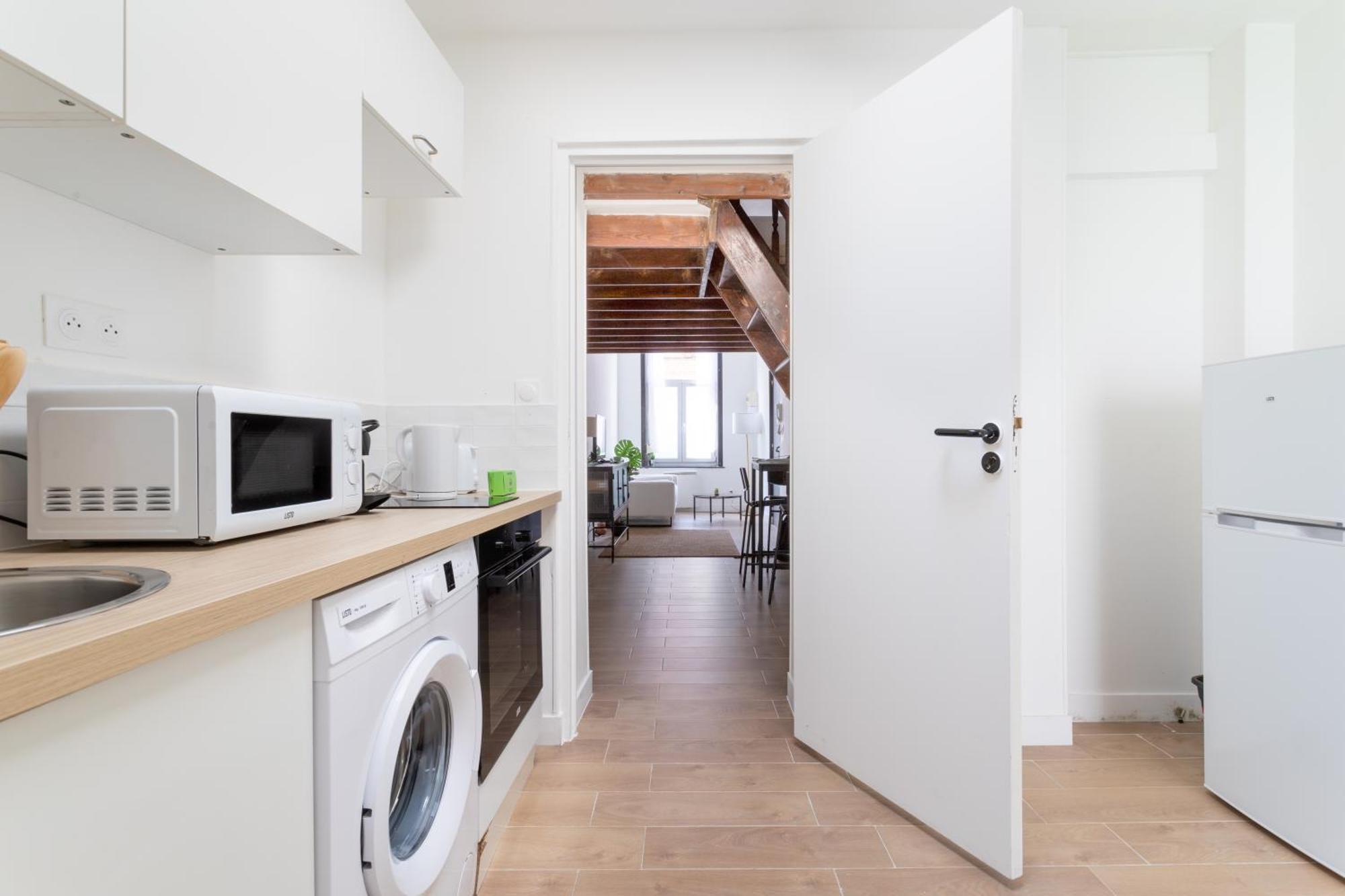 Bel Avec Exterieur Proche Du Metro - Apartment