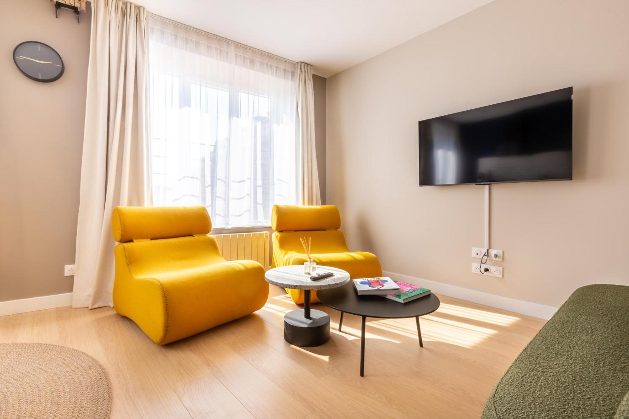 Au Qui Dort - Gare Aparthotel *