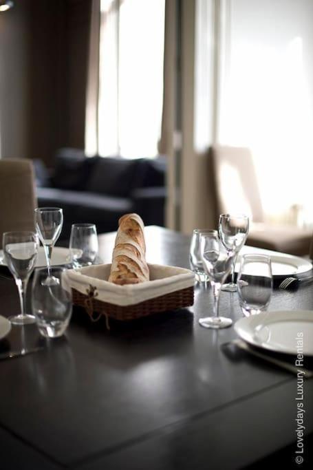 4p Elegant Flat, Vieux Lille, Carpark *