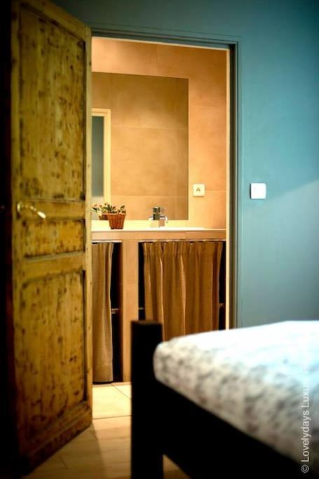 4p Elegant Flat, Vieux Lille, Carpark Lille