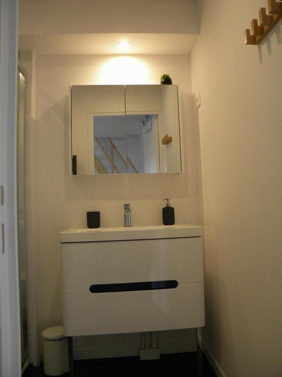 - Proche Metro - Stationnement Gratuit Appartement Rijsel