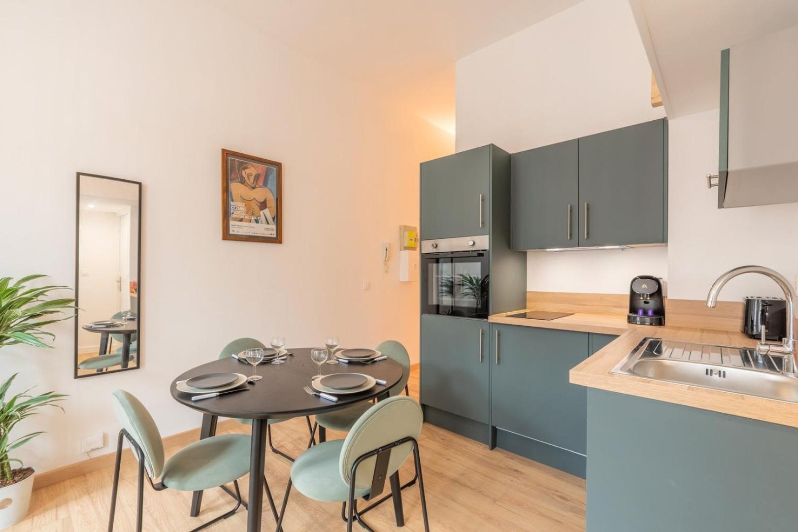 1 Bedroom Near Catholic Lille