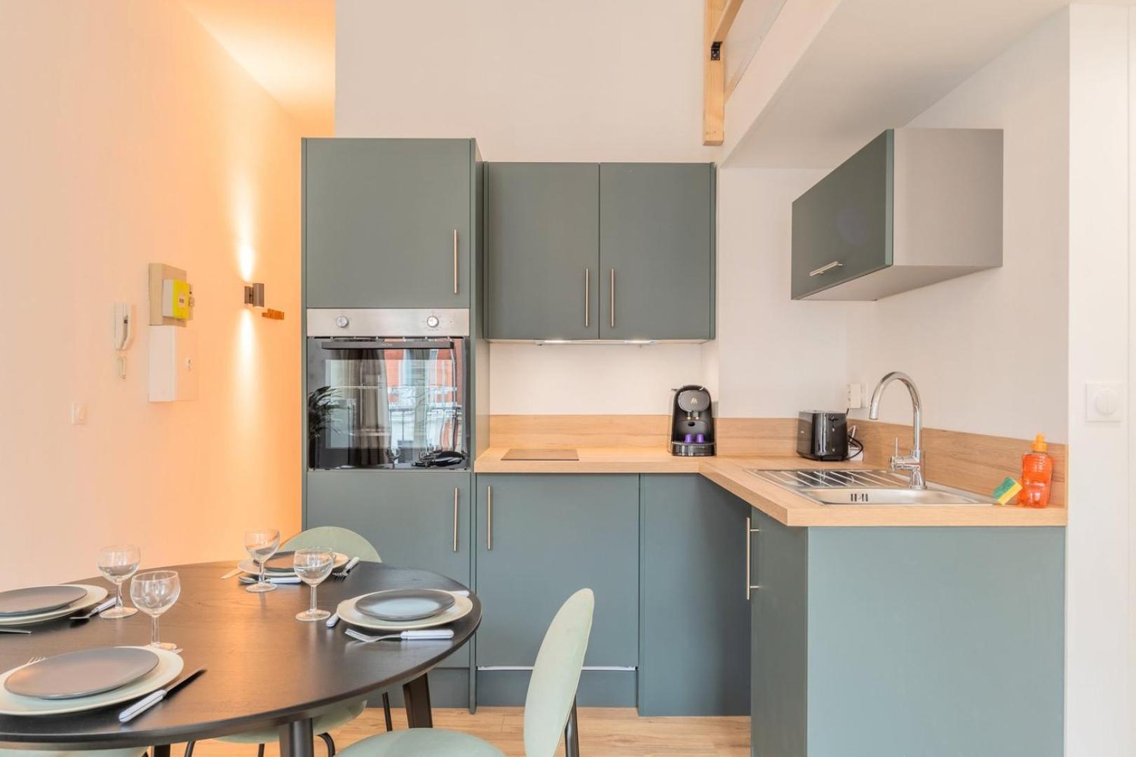 1 Bedroom Near Catholic