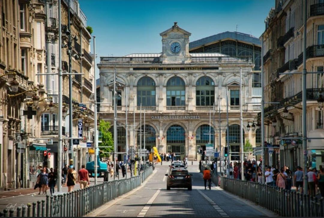 4 Pers Ideal Voyageur Located In Incontournable Rue Faidherbe In Front Of Gare Flandres Lille