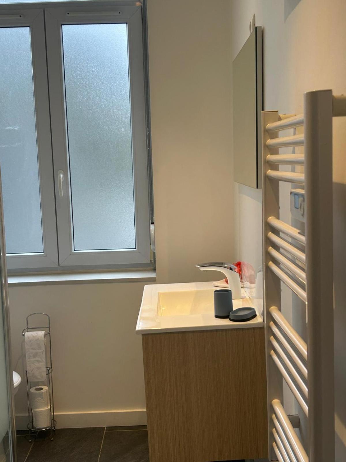 Poppy-ideally Located, Next Station,gd Palais&city *