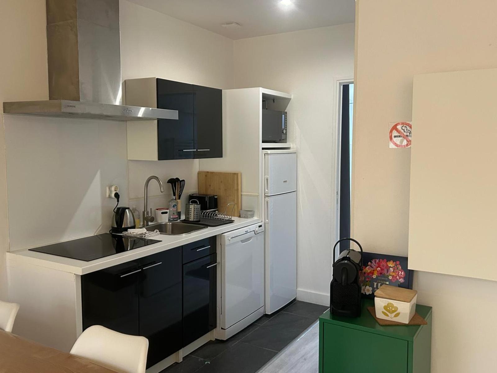 Poppy-ideally Located, Next Station,gd Palais&city