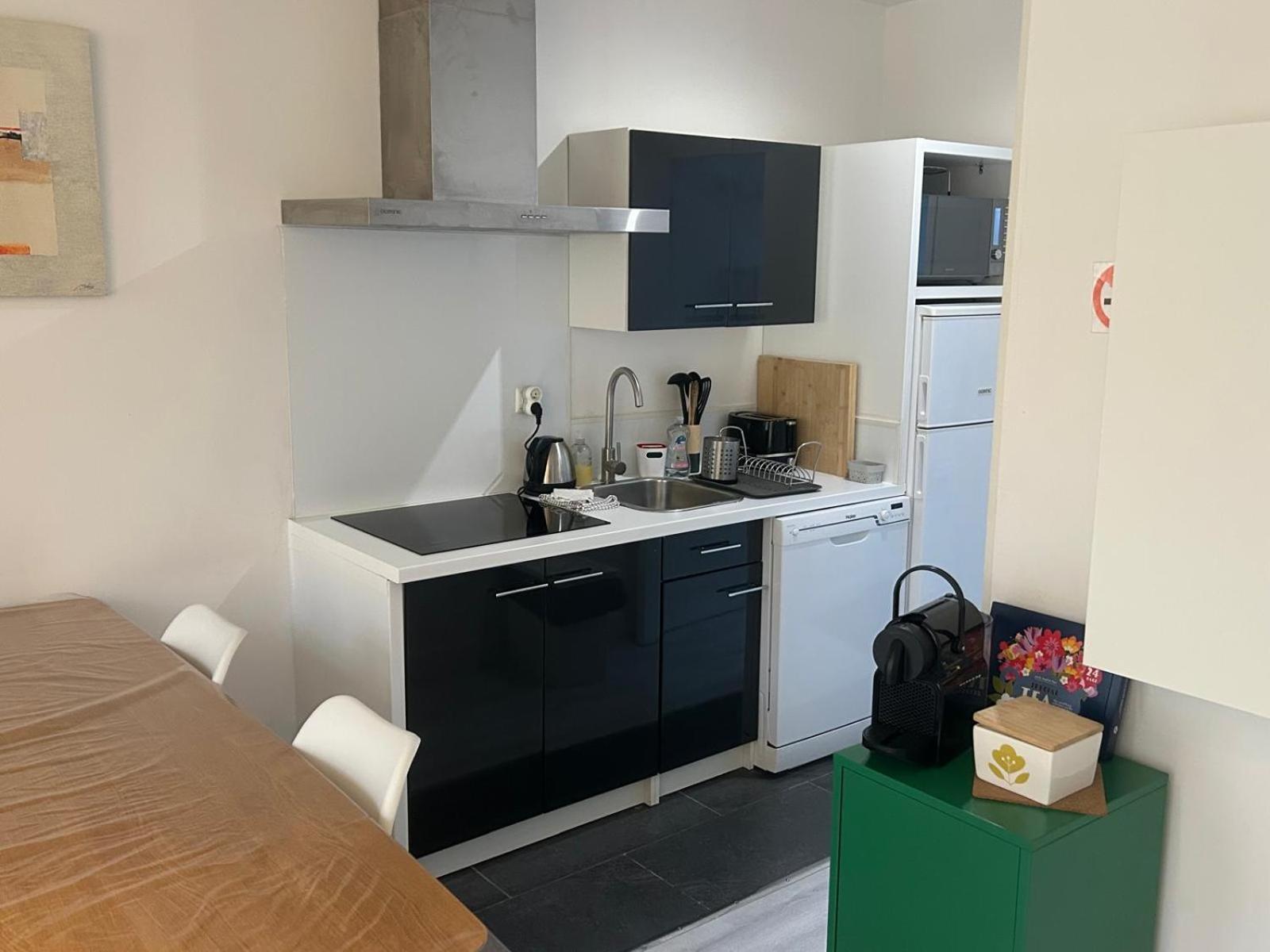 Poppy-ideally Located, Next Station,gd Palais&city Apartment *