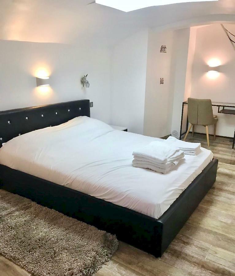 Little Plaza Apartamento