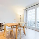 Fully-Equipped App With Balcony Near Train Station