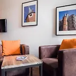 Vieille BÔurse - Cosy studio close to stations&old city - Welkeys
