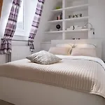 2 Bedroom Apartment In The Heart Of The Old Town