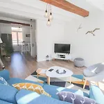 Vieux Lille: Bright, Functional Apartment