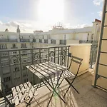 Bright Apartment With Balcony In The Center